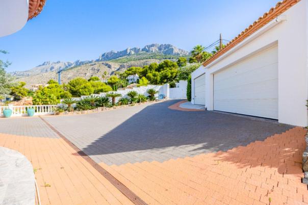 3 bed villa in Altea