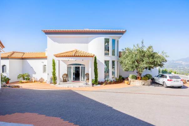 3 bed villa in Altea