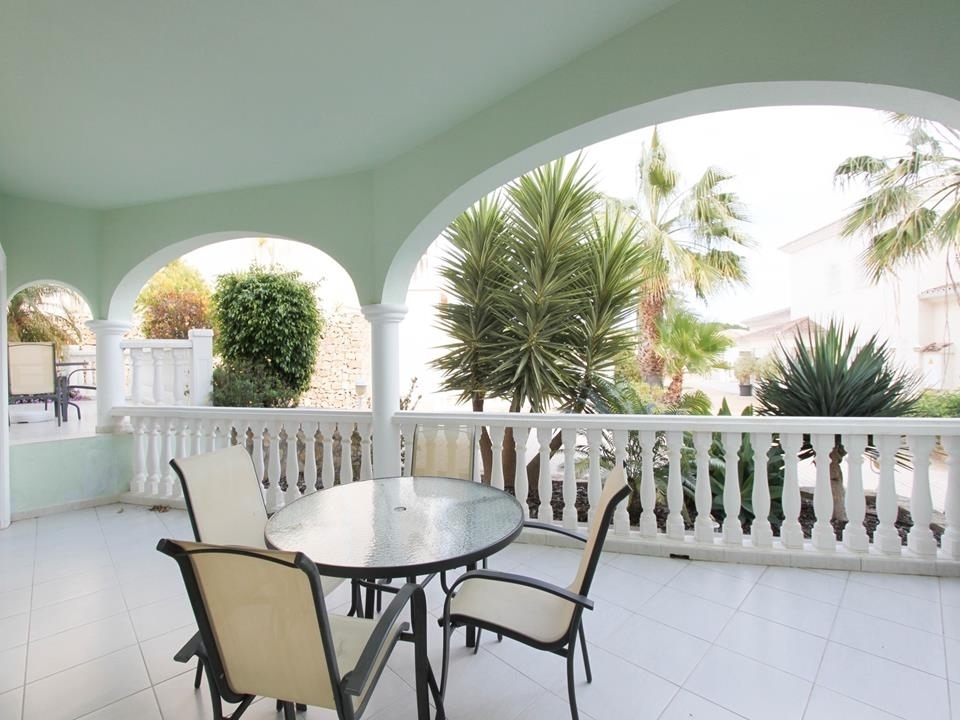 2 bed apartment in Benissa