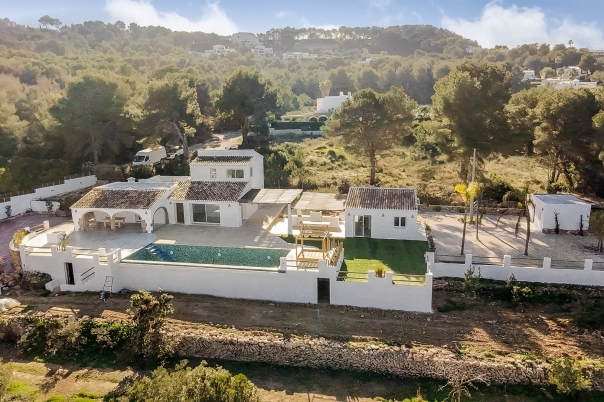 5 bed villa in Xàbia