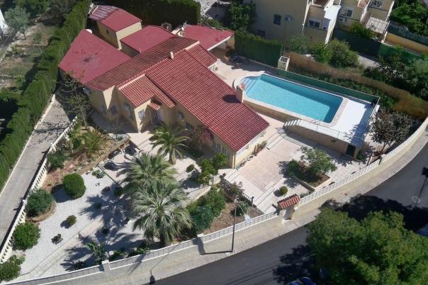 4 bed villa in Altea