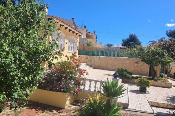 4 bed villa in Altea