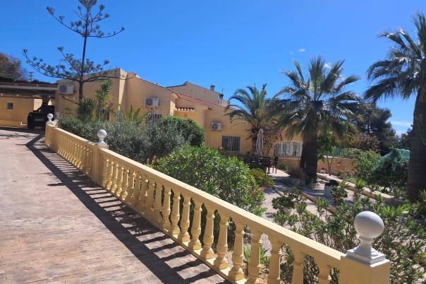 4 bed villa in Altea