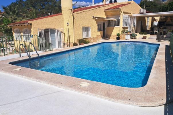 4 bed villa in Altea