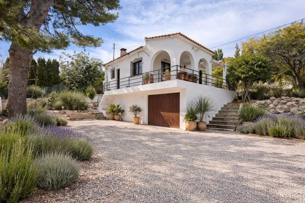 3 bed villas in Moraira