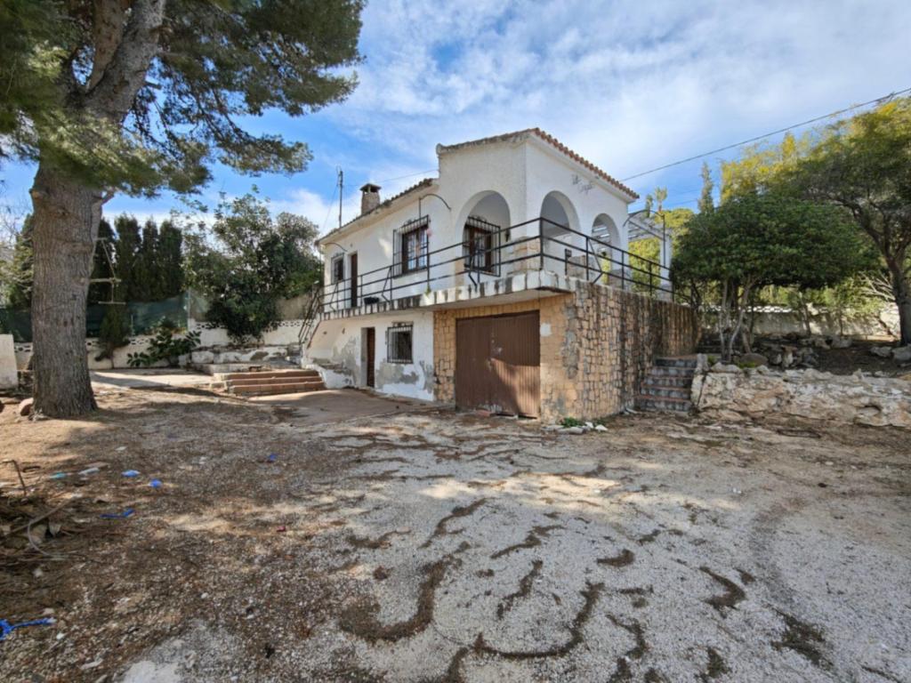 3 bed villas in Moraira