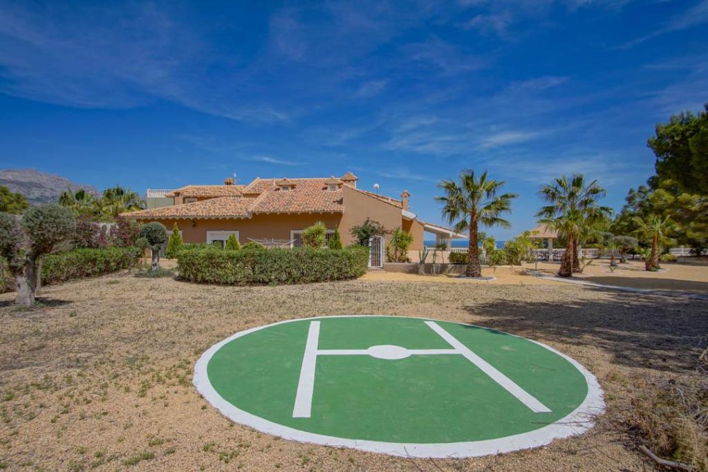 8 bed villa in La Nucía