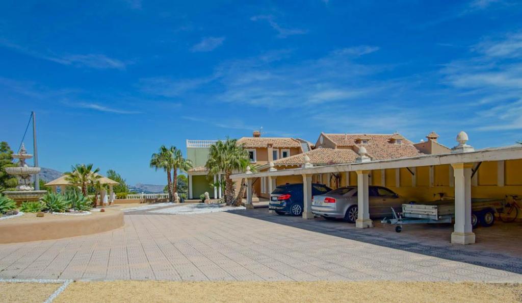 8 bed villa in La Nucía