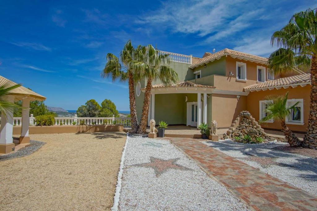 8 bed villa in La Nucía