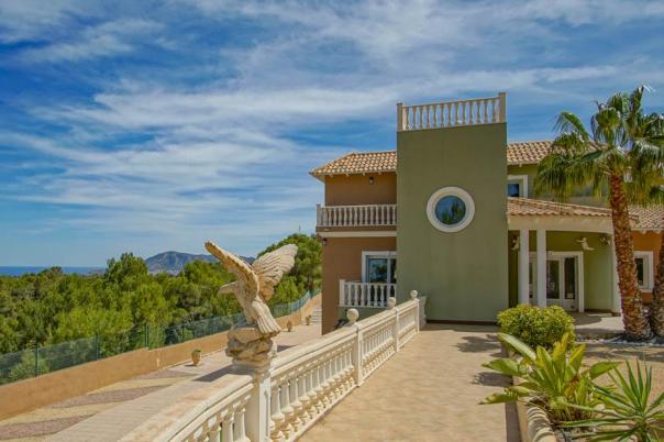 8 bed villa in La Nucía