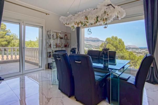 8 bed villa in La Nucía