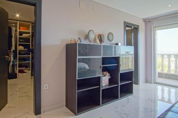 8 bed villa in La Nucía