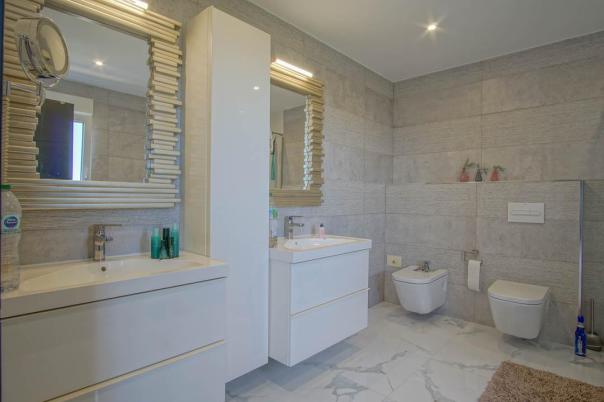 8 bed villa in La Nucía