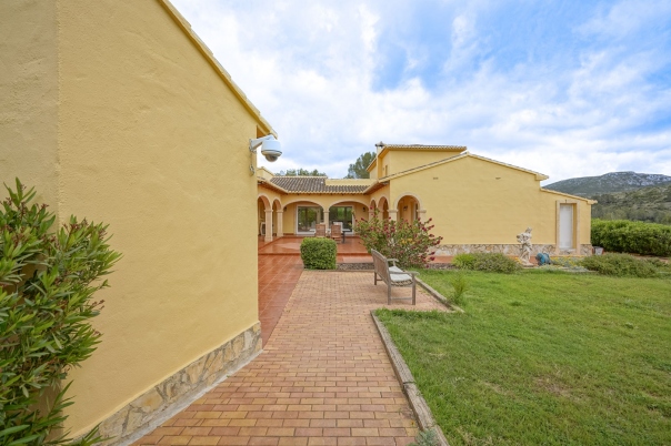 4 bed villa in Gata de Gorgos