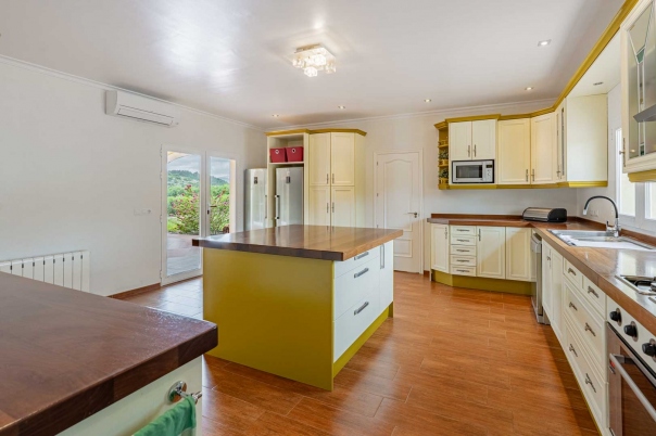 4 bed villa in Gata de Gorgos