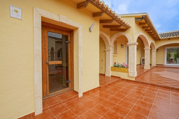 4 bed villa in Gata de Gorgos