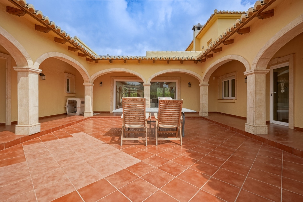 4 bed villa in Gata de Gorgos