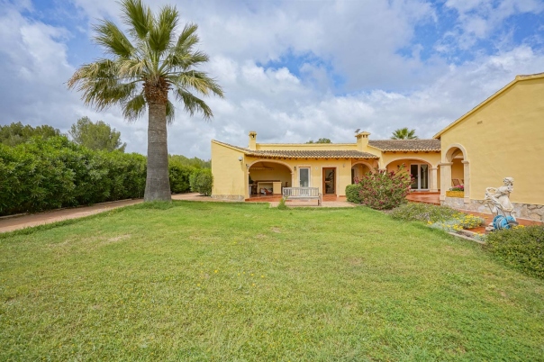 4 bed villa in Gata de Gorgos