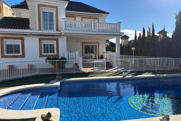 5 bed chalet in Alicante/Alacant