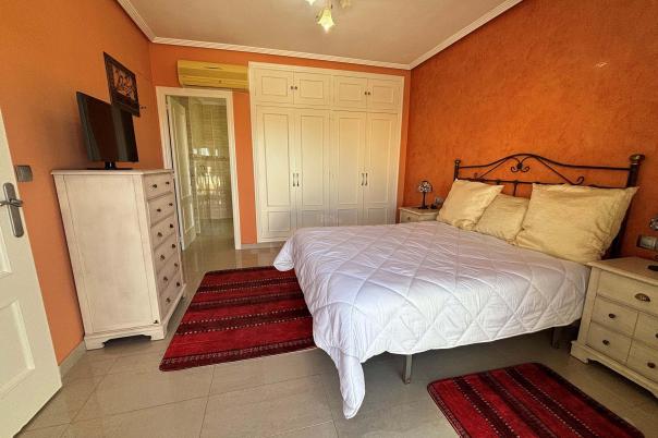 5 bed chalet in Alicante/Alacant