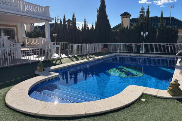 5 bed chalet in Alicante/Alacant