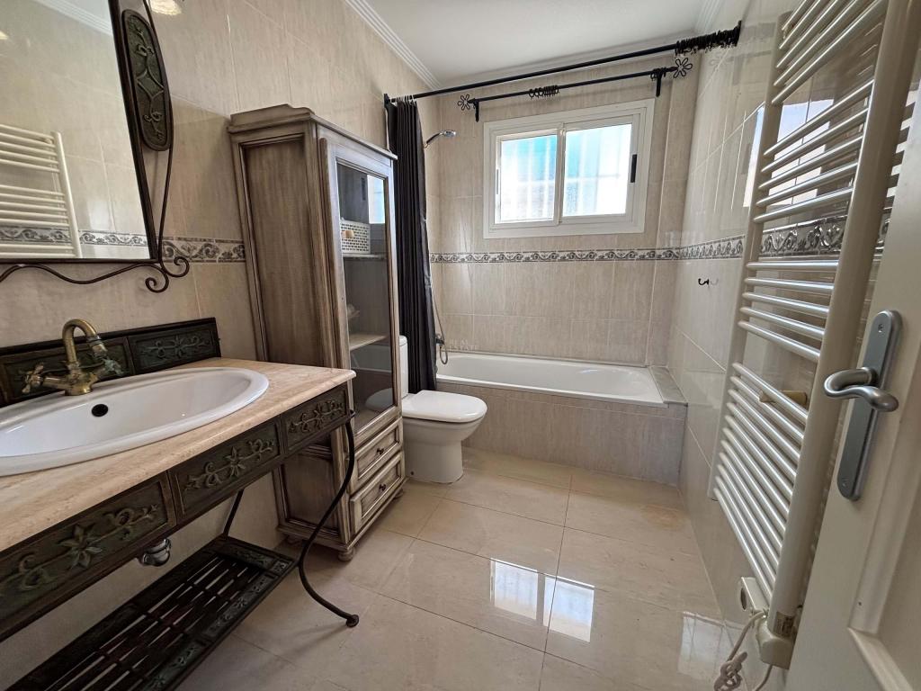 5 bed chalet in Alicante/Alacant