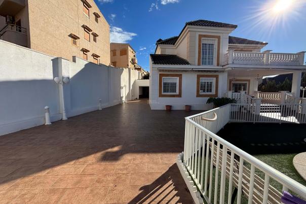 5 bed chalet in Alicante/Alacant