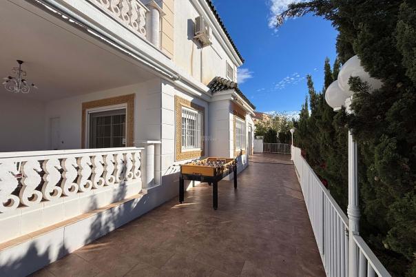 5 bed chalet in Alicante/Alacant