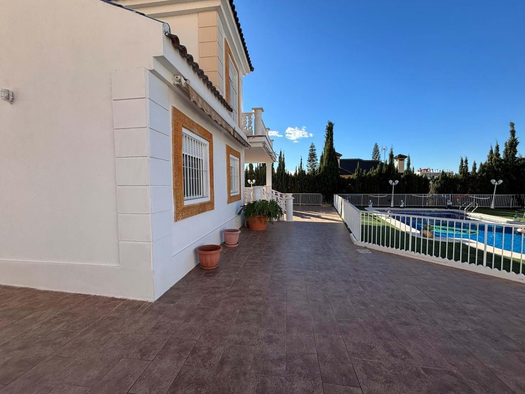 5 bed chalet in Alicante/Alacant