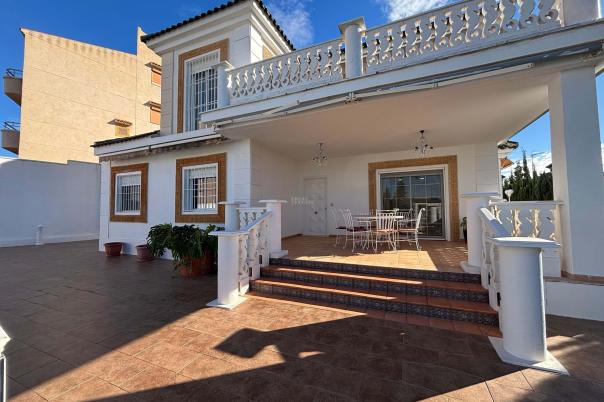 5 bed chalet in Alicante/Alacant