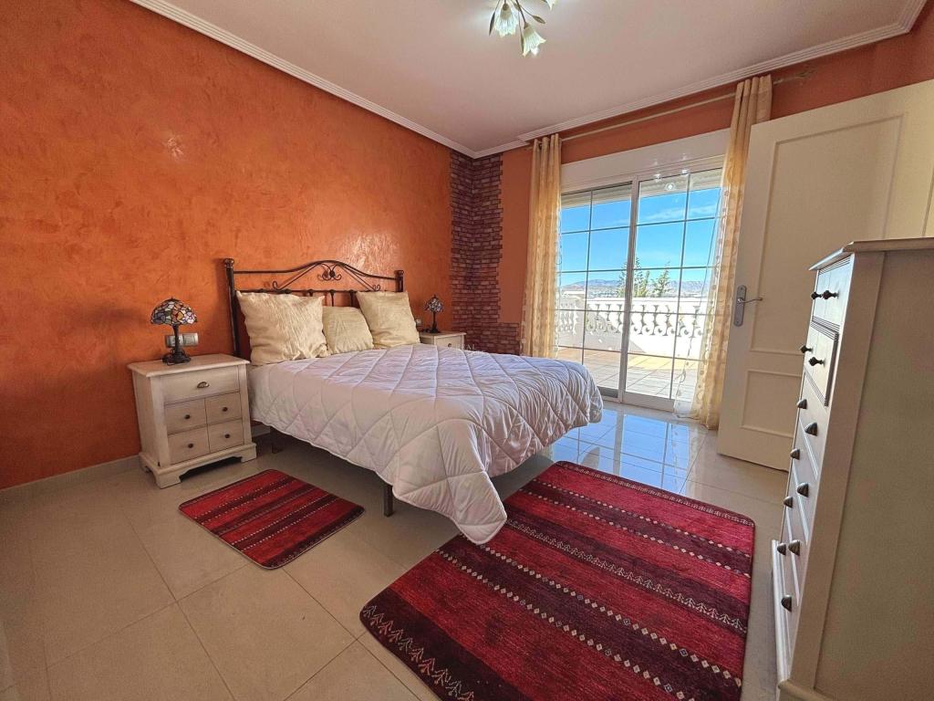 5 bed chalet in Alicante/Alacant