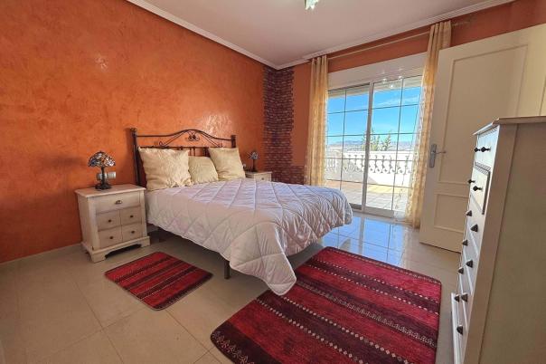 5 bed chalet in Alicante/Alacant