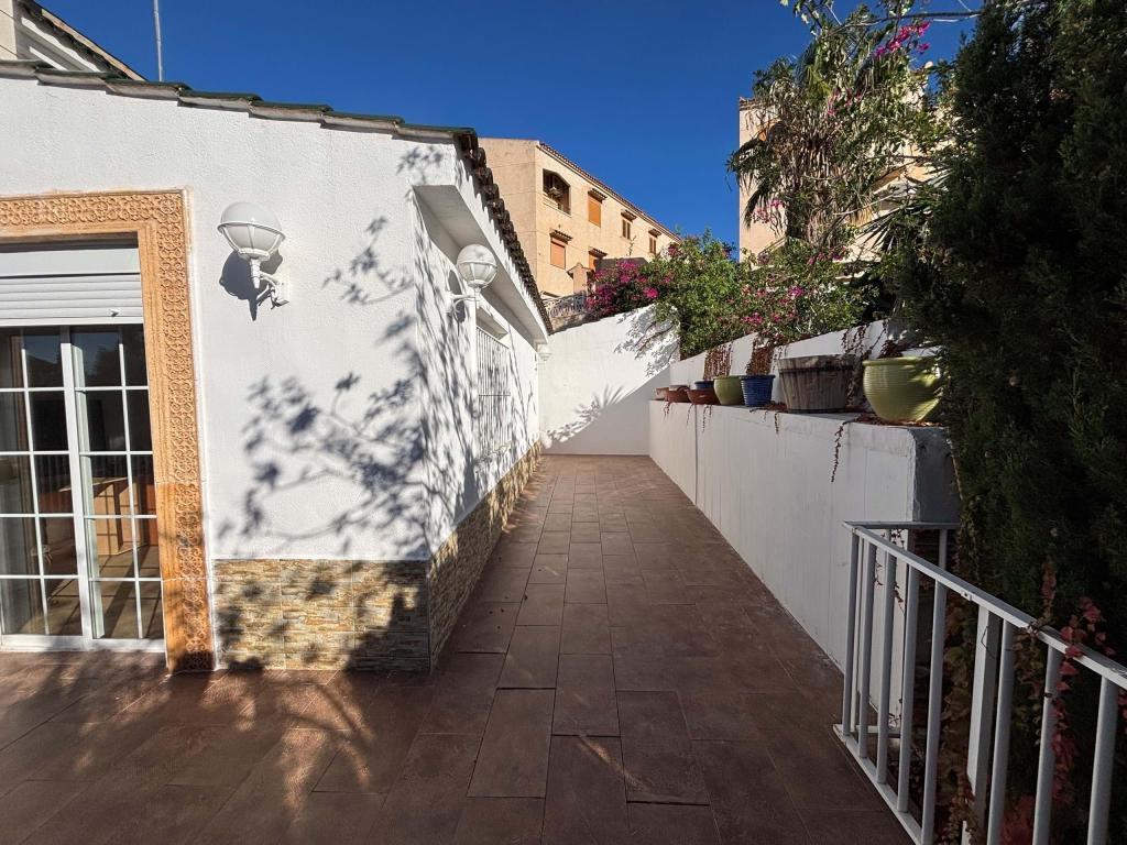 5 bed chalet in Alicante/Alacant