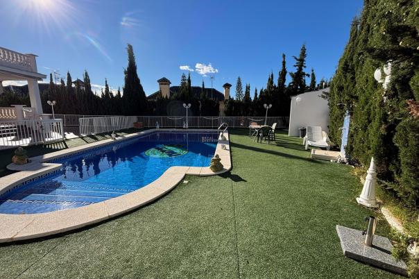 5 bed chalet in Alicante/Alacant