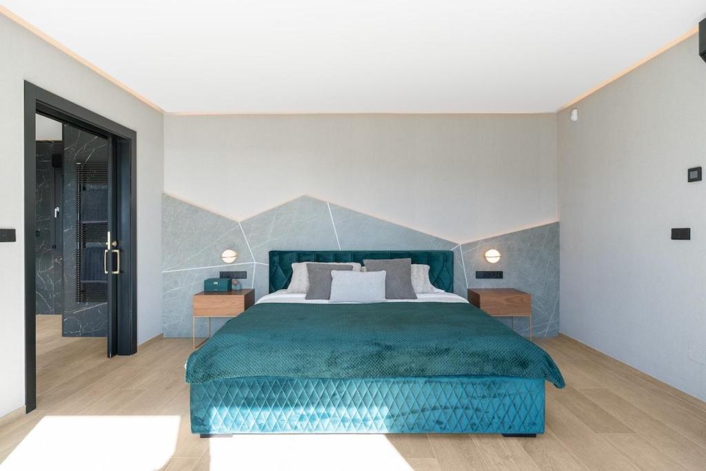 4 bed villas in Moraira