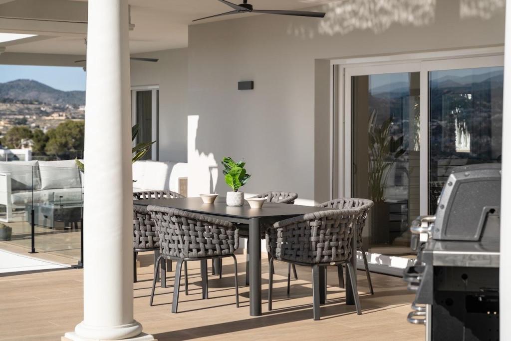4 bed villas in Moraira