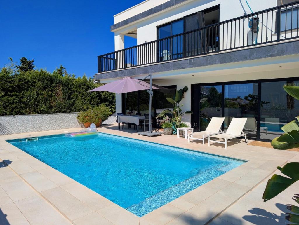 4 bed villas in Calpe