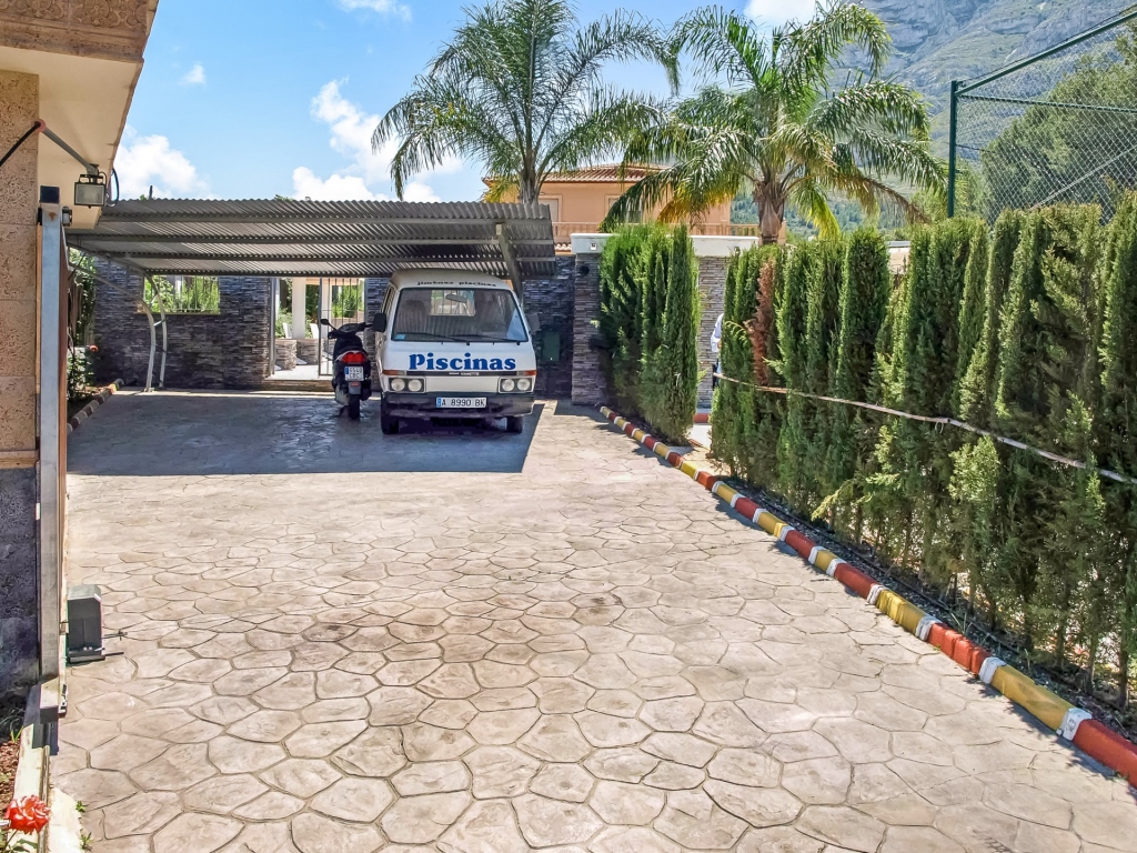 11 bed villa in Denia