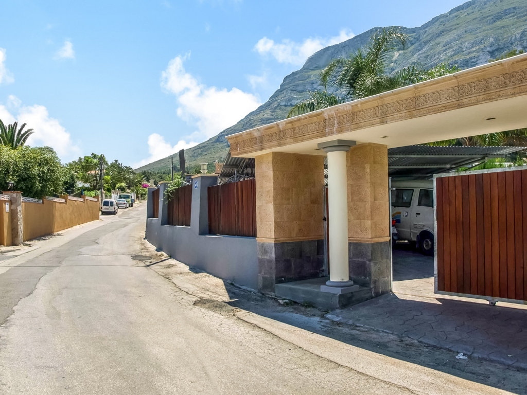 11 bed villa in Denia