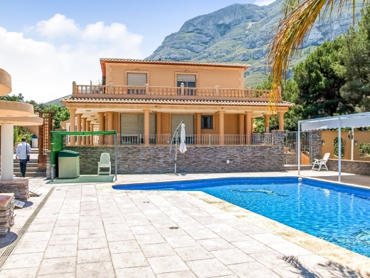 11 bed villa in Denia
