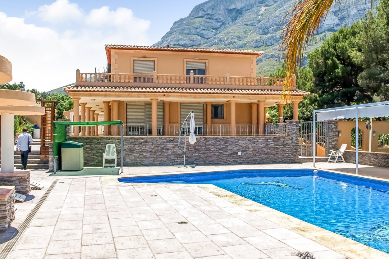 11 bed villa in Denia