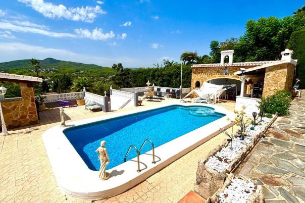 6 bed villa in Jávea
