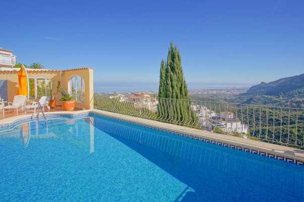 5 bed villa in Pego