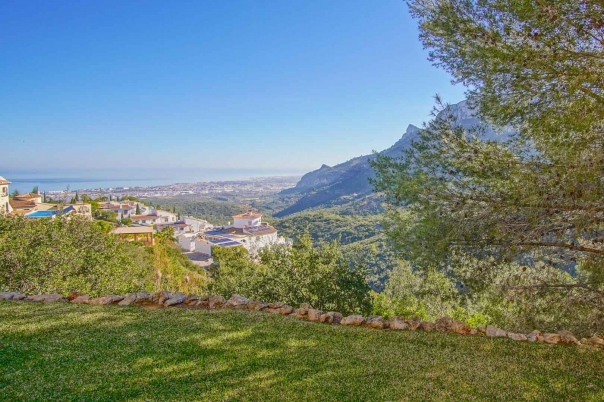 5 bed villa in Pego