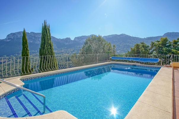 5 bed villa in Pego