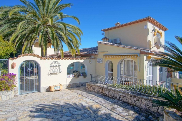5 bed villa in Pego