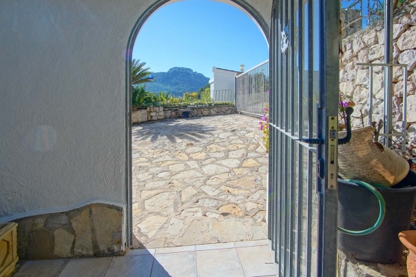 5 bed villa in Pego