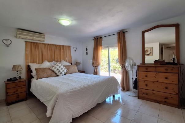 6 bed villa in Orba