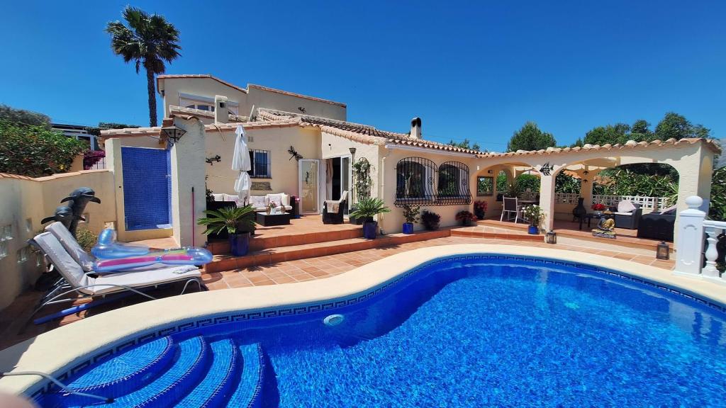6 bed villa in Orba