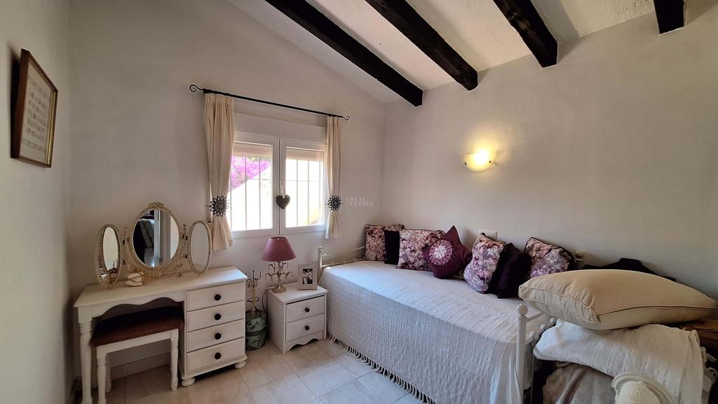 6 bed villa in Orba